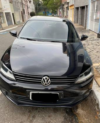 VOLKSWAGEN JETTA 2.0 COMFORTLINE FLEX 4P TIPTRONIC